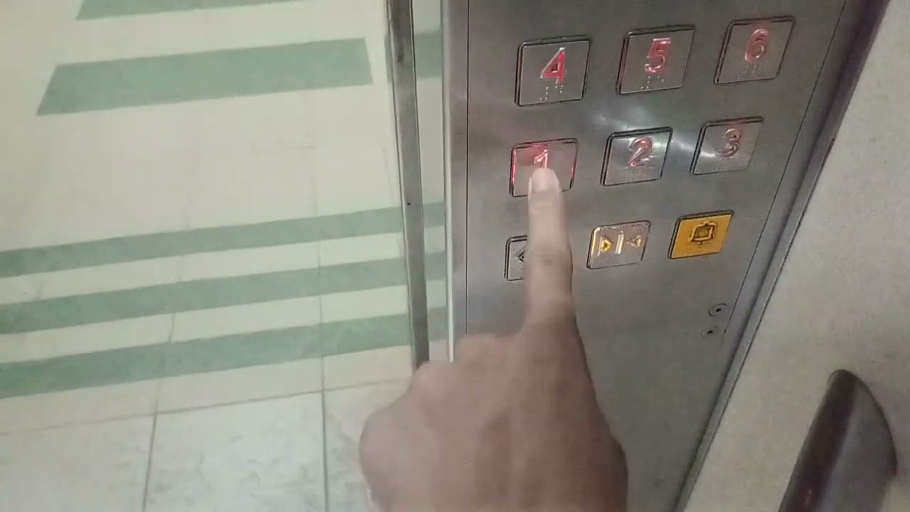 Fujitec lift at Blk 7 Tanjong Pagar Plz