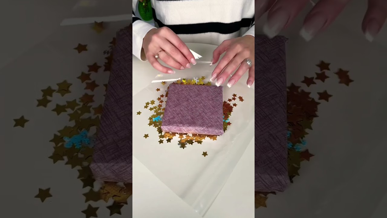 Gift wrapping hack you have to try😎 #shorts #shortsvideo #tiktokhacks #christmas