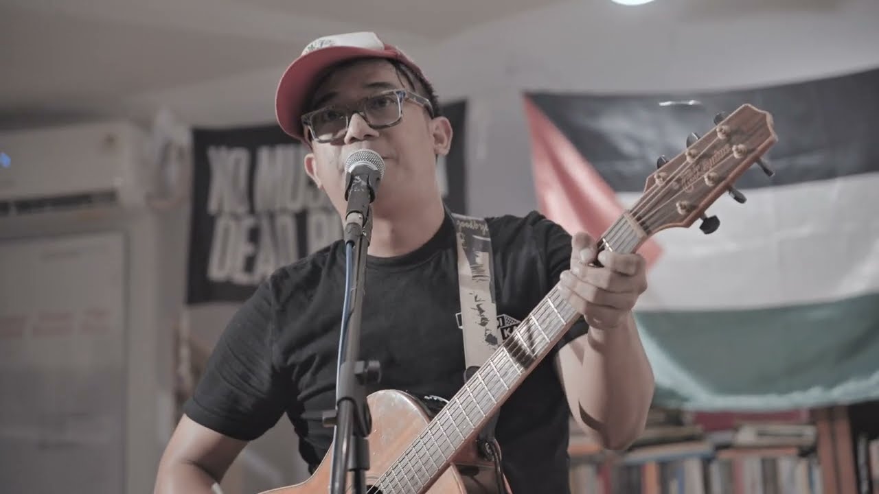 Jati Andito  live at Kios Ojo Keos
