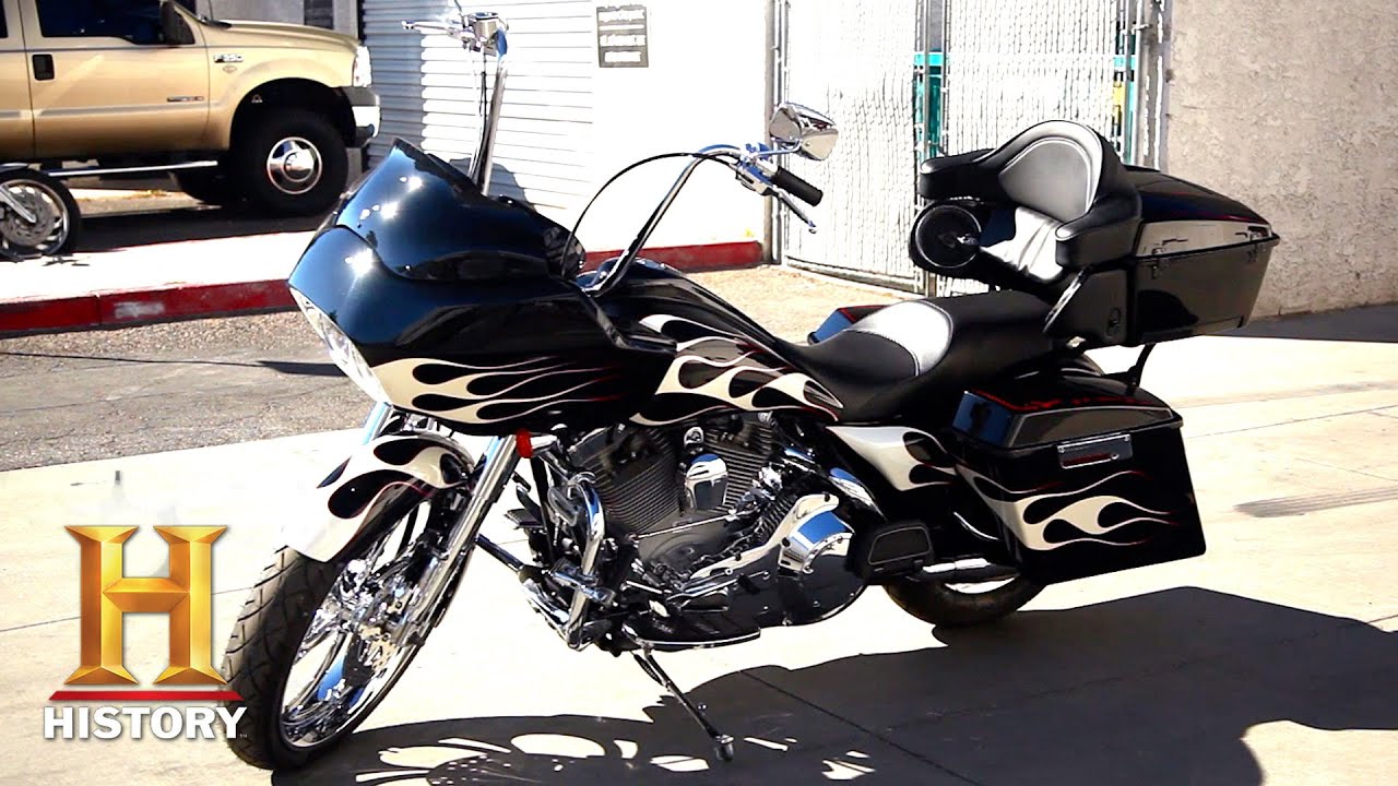 Counting Cars: FIERCE ’04 HARLEY-DAVIDSON ROAD GLIDE (Season 4) | History