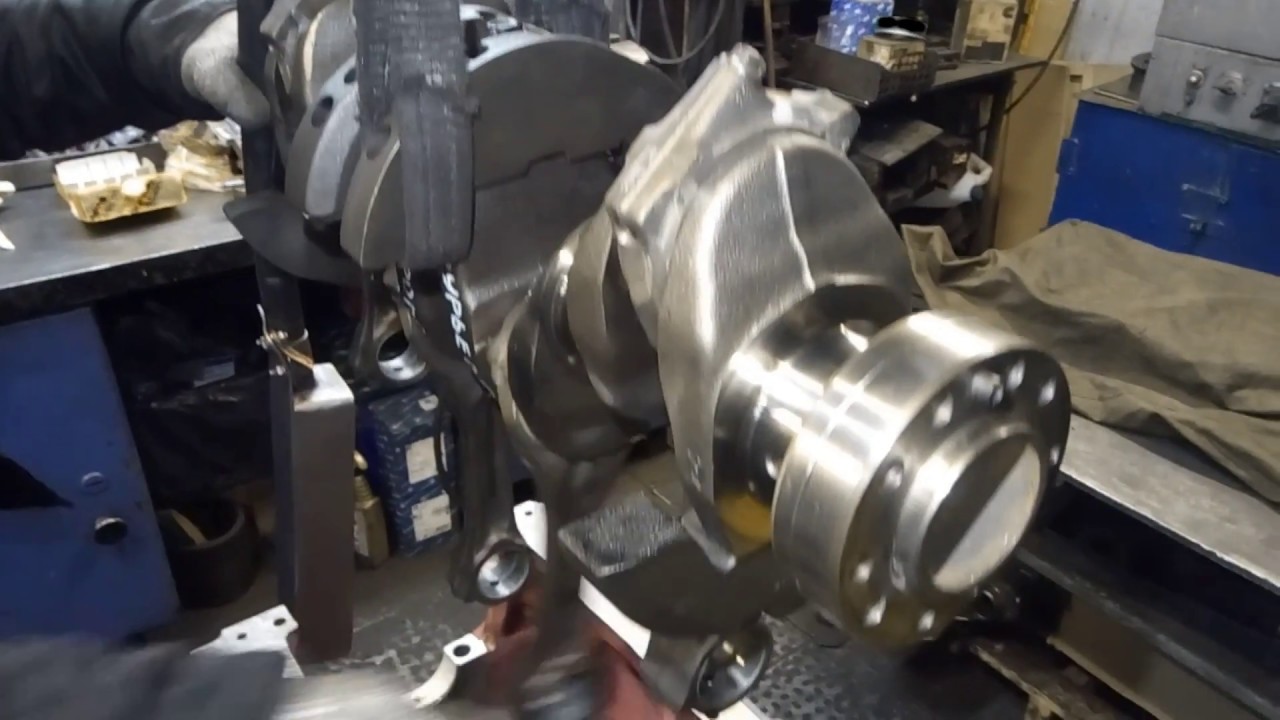 DEUTZ BF4L913 - установка коленвала