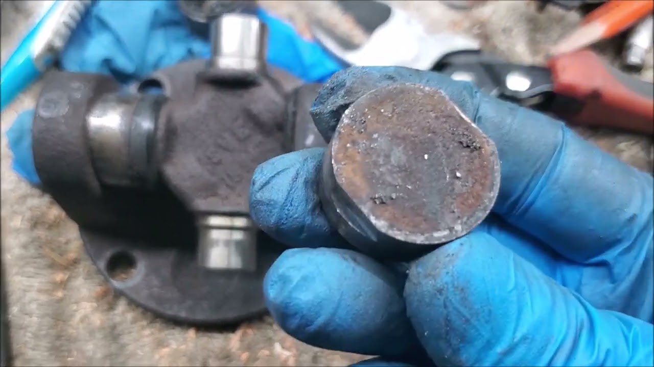 Triumph Stag - Removing a universal joint