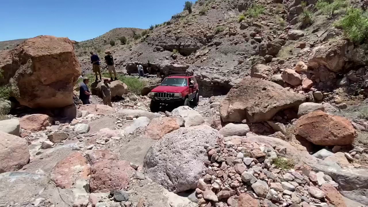 Jeep zj with xj control arm drop brackets on off Broadway in NM
