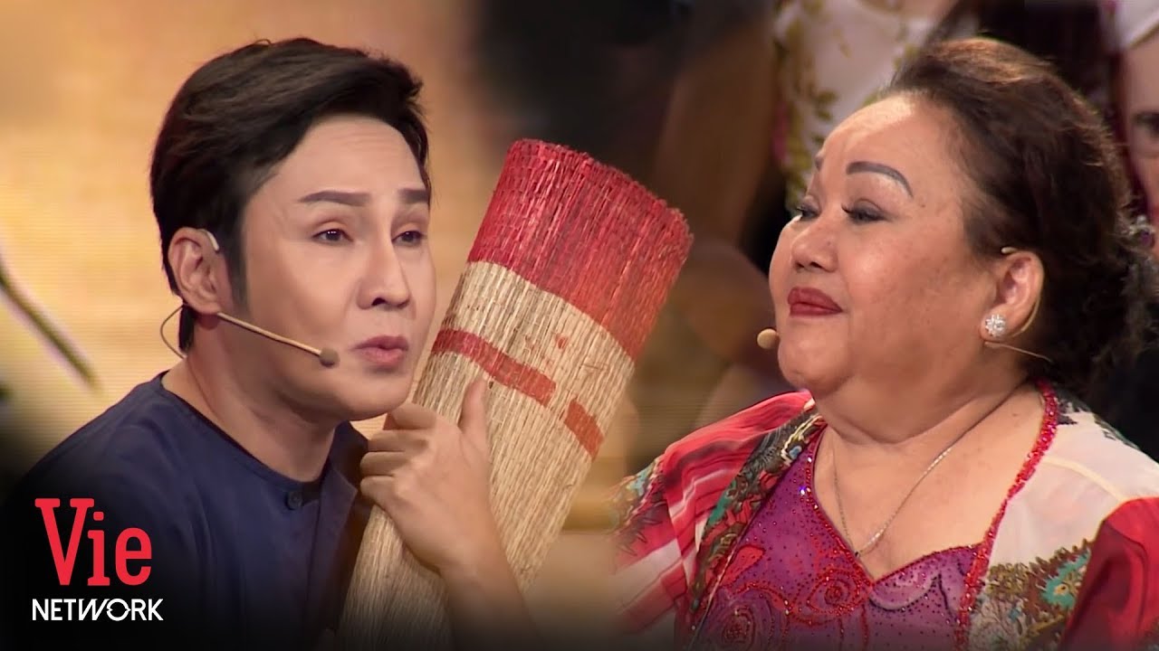 NSND Ngọc Giàu mê mẩn khi xem trích đoạn kinh điển 