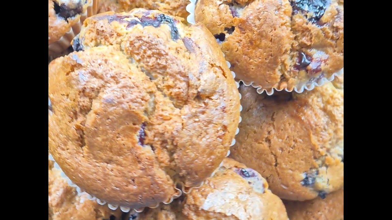 Saftiger Heidelbeer Kirsch Muffin