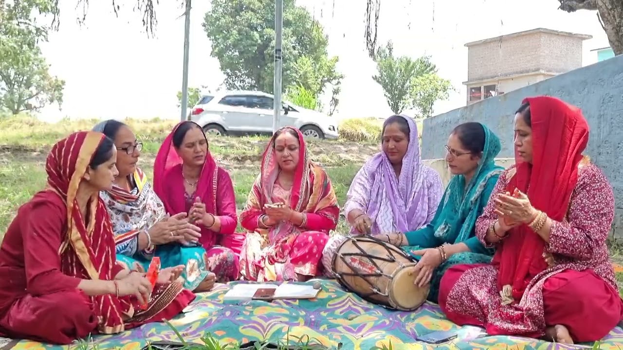 #bhajan #krishan मैंनू राधा वाली ओढनी ले आदे तेरा केडा मूल लगदा #kirtan🙏🏻