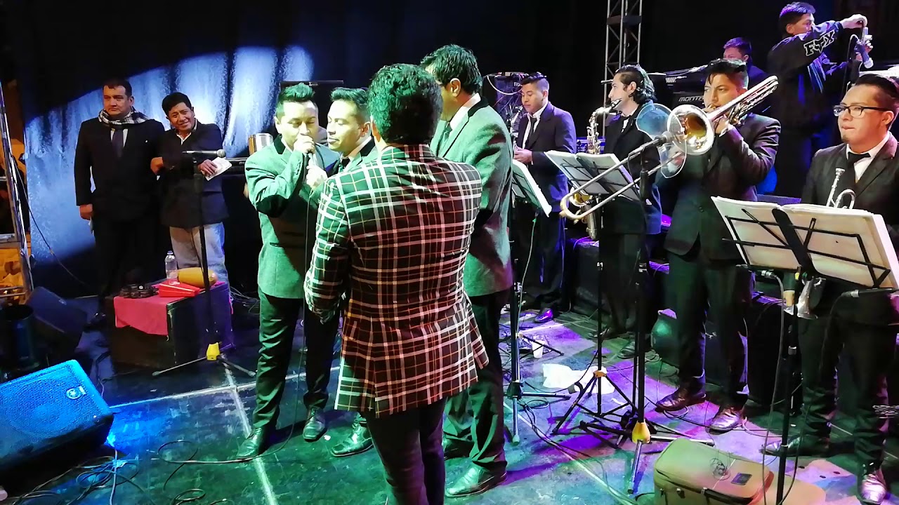 Gerardo Morán y la Orquesta Los del Río en la Parroquia El Carmén de Tarqui Azuay Ecuador.