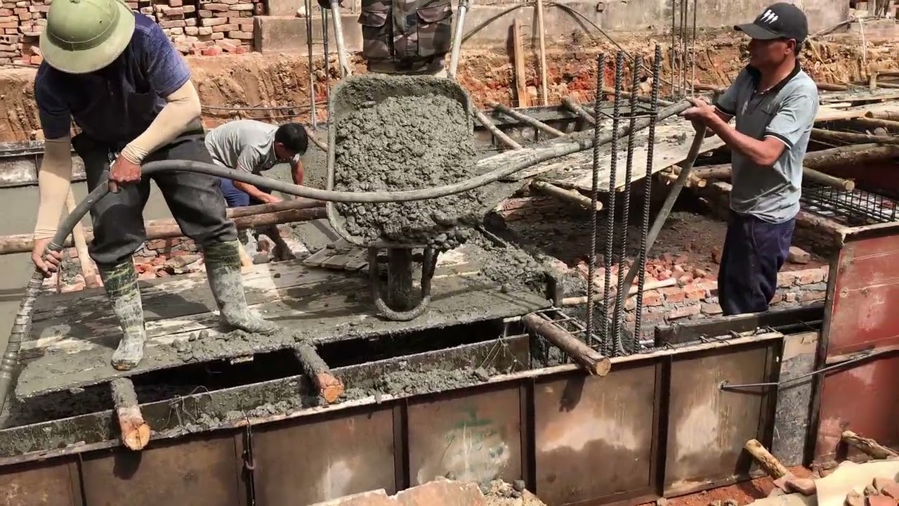 CẢNH ĐỔ BÊ TÔNG MÓNG NHÀ DÂN- ĐỔ BÊ TÔNG TAY
