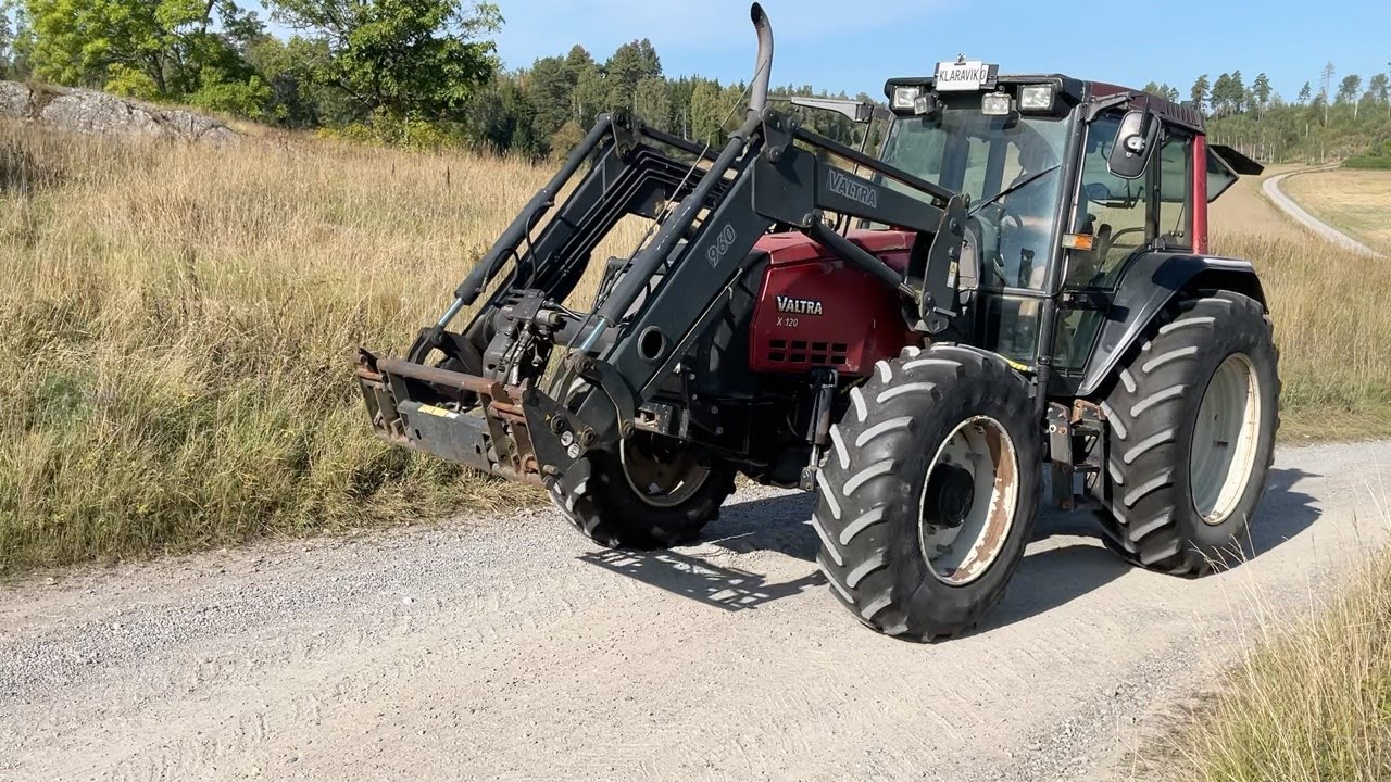 Köp Traktor Valtra X120 med lastare på Klaravik