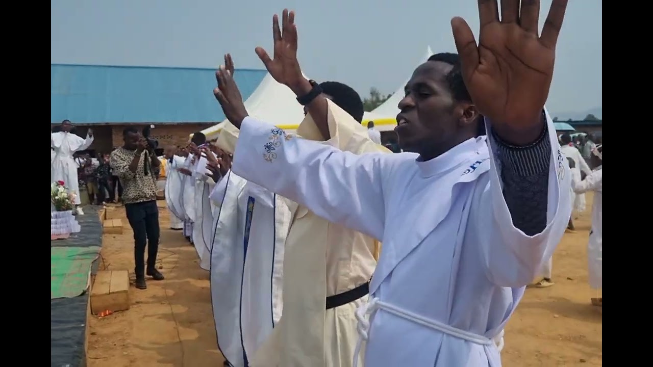 AMAFOTO,I RUSASA HABEREYE MISA Y'UMUGANURA YITABIRIWE N'ABANTU BENSHI CYANE,NI MISA YA BARNABE UWANY