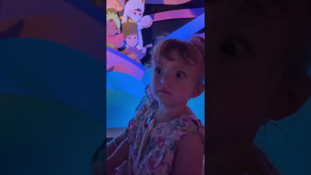She literally had no idea we were even going to Disneyland! 😂 @DisneyParks #disneyland70