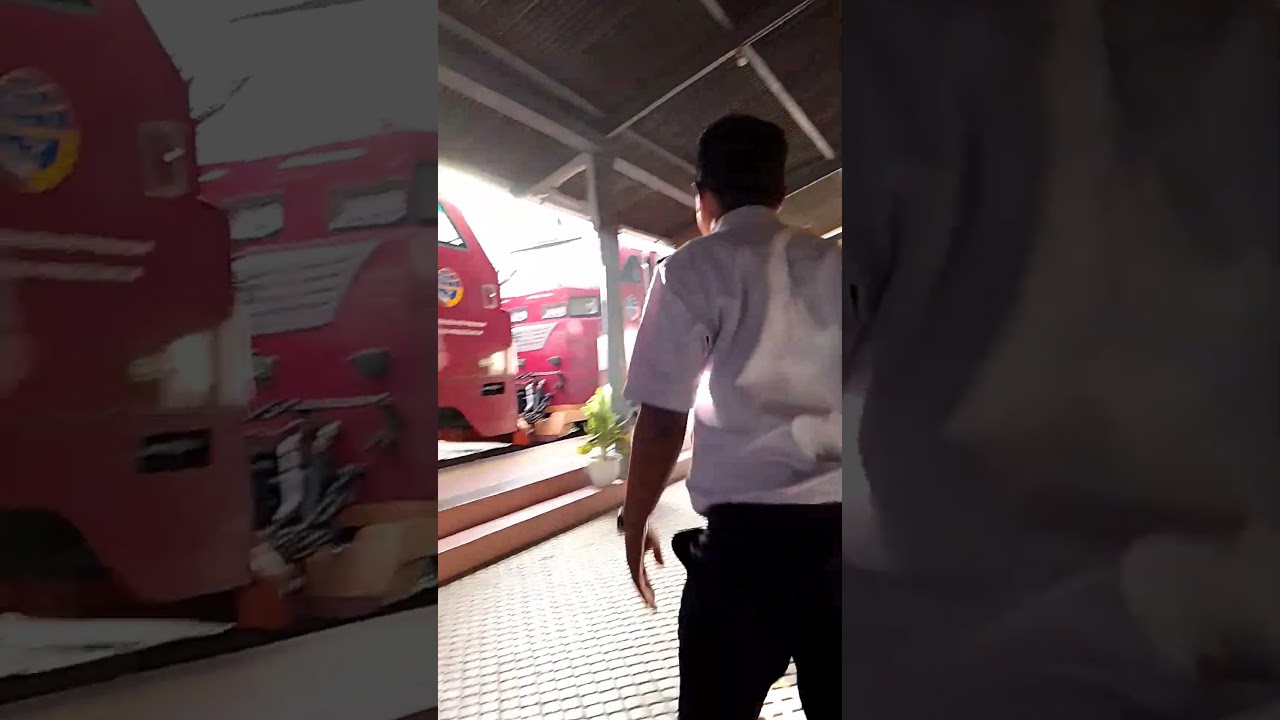 Menyala,Sang merah lokomotif CC 300 keluar beraksi!!  #subscribe #music  #fyp #train