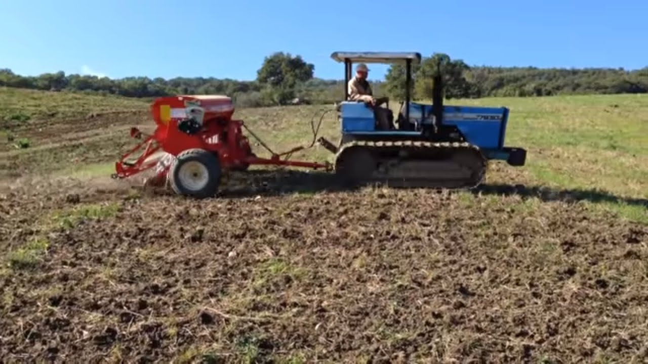 Seminatrice 3 metri Maschio Gaspardo SC Maria 300 trainata con Landini 7830. Semina foraggere