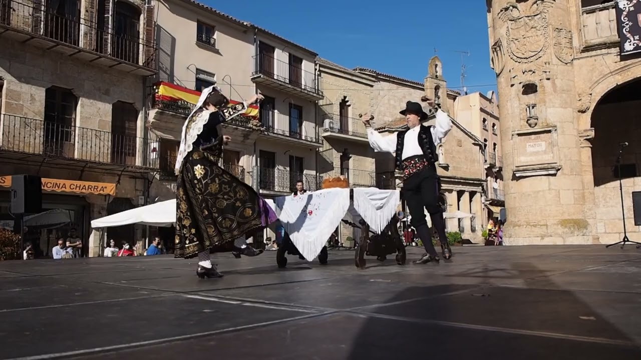 Rosca de Aldeadávila de la Ribera. Festival de la Charrada en Ciudad Rodrigo (Salamanca).