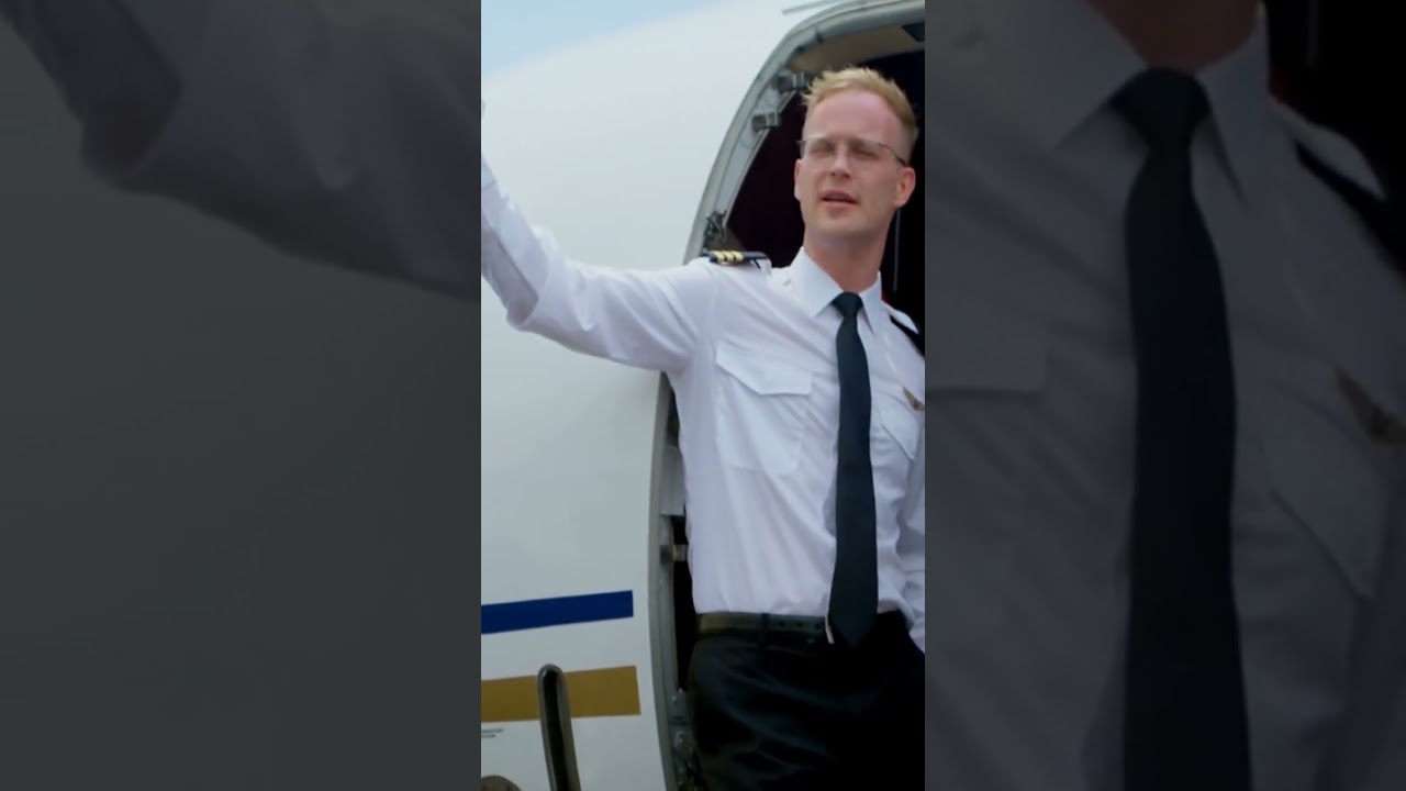 PILOTS' HATS FOR A UNIQUE PURPOSE| #shorts #youtubeshorts #viral  #pilot #airplane #aeroplane #facts