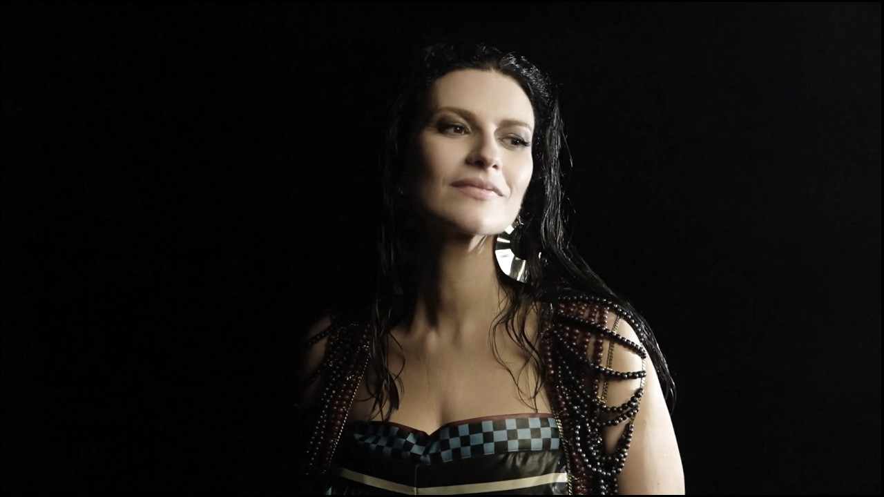 Laura Pausini - OYE MI CANTO con Richaelio (Official Visual Video)