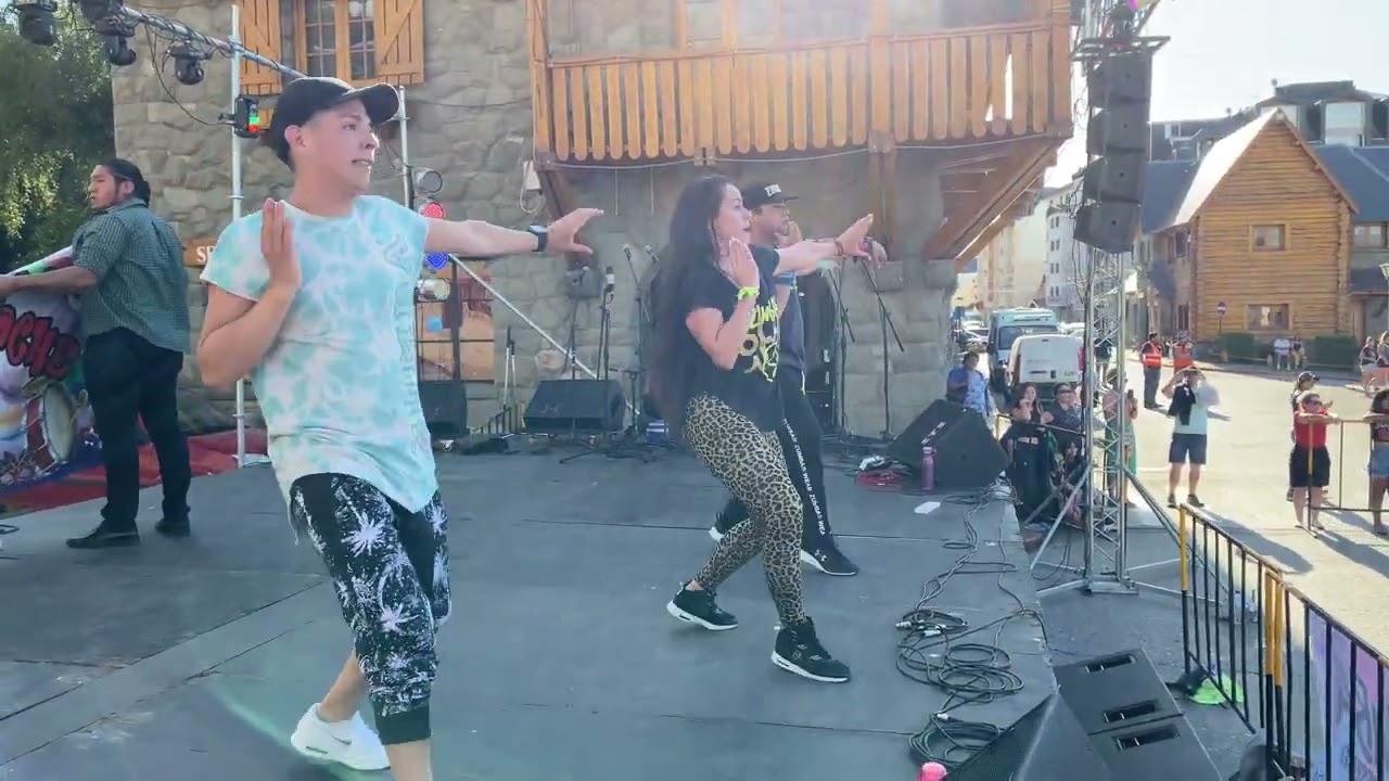 VOY A PEDIR SU MANO - ZUMBA EN EL CENTRO CIVICO CARNAVAL 2024