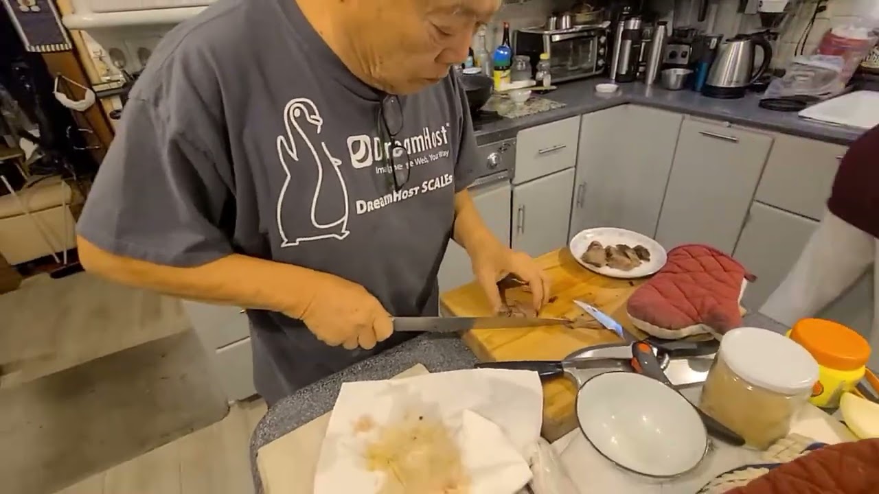 MaaMaa teaching how to clean and cook choy sum. Dec 26, 2021 #aarysgigi