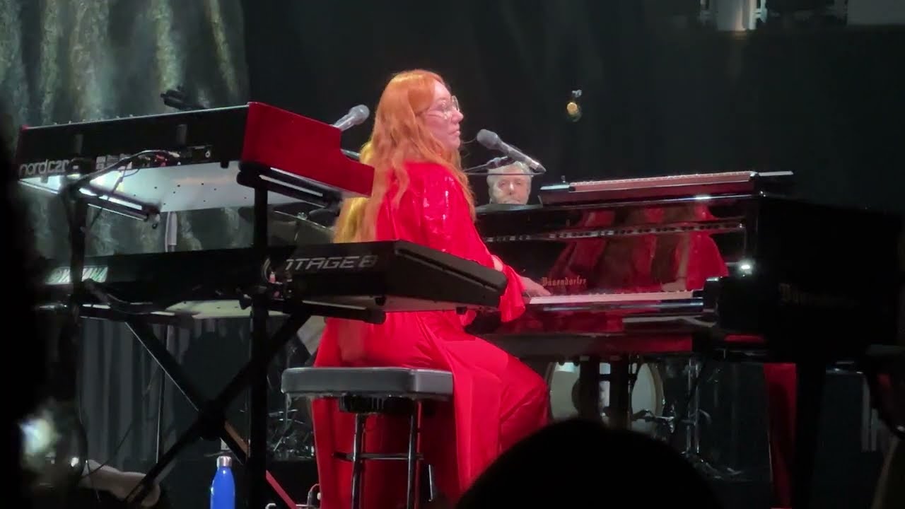 Tori Amos - God - Liverpool Philharmonic Hall - 31/3/23