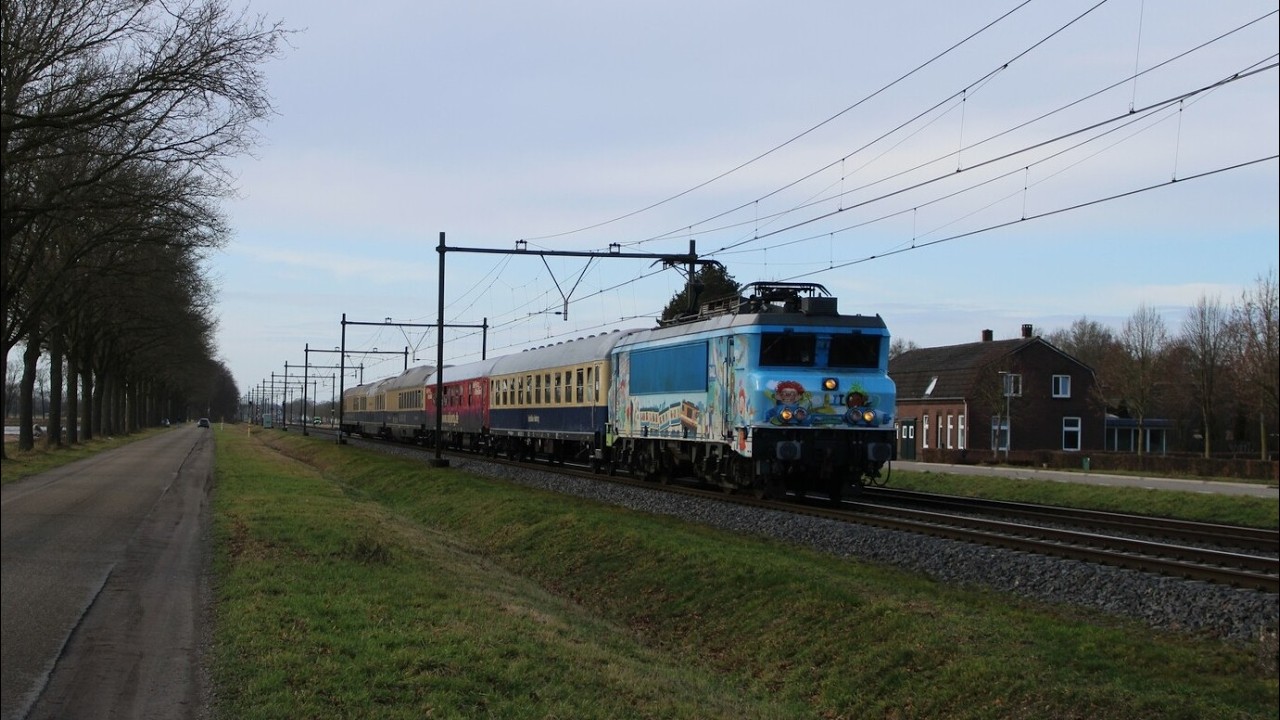 RXP 9902 passeert met de Rheingold Express te hoogte van Hegelsom 07-02-2026