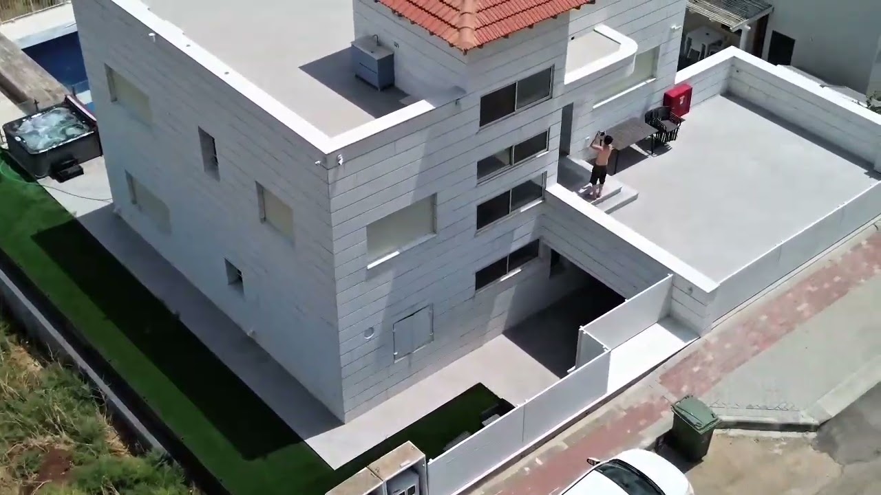 וילה פור יו מציגה - וילה לבנה יבנאל 055-4335817