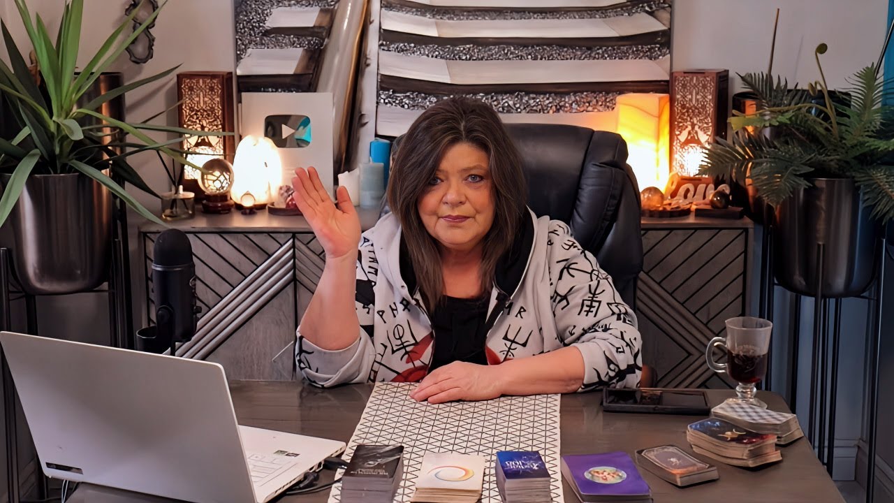 🎶 🧎CAPRICORN SOMEONE WANTS TO APOLOGISE! BELIEVING THEIR OWN LIES! TRYING TO MAKE THINGS RIGHT!