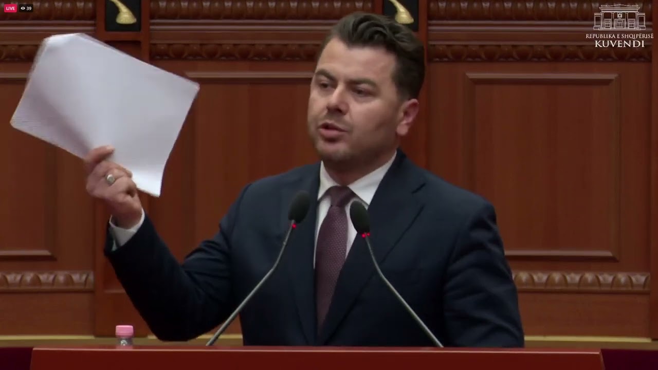 Top Channel/ Kapri në Kuvend: Fjala këtu është bërë me mik, turp të keni