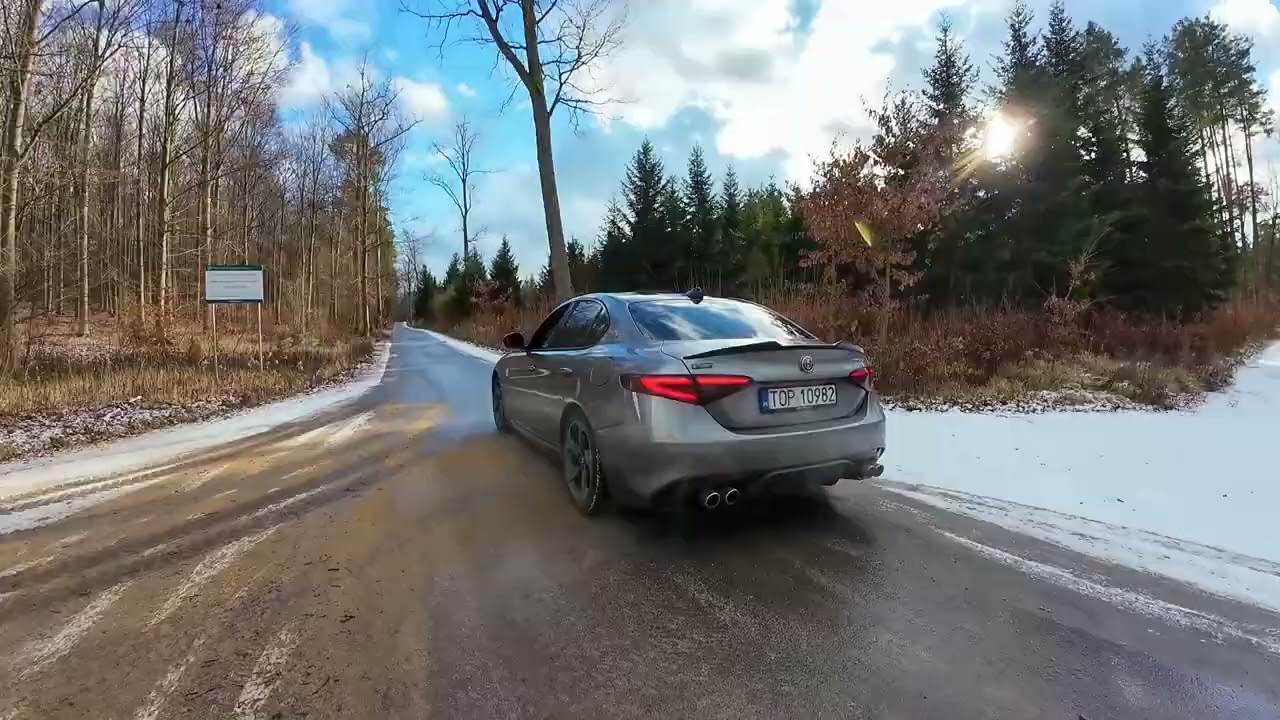 Alfa Romeo Giulia 2.0 - presentation, exhaust sound, flybys