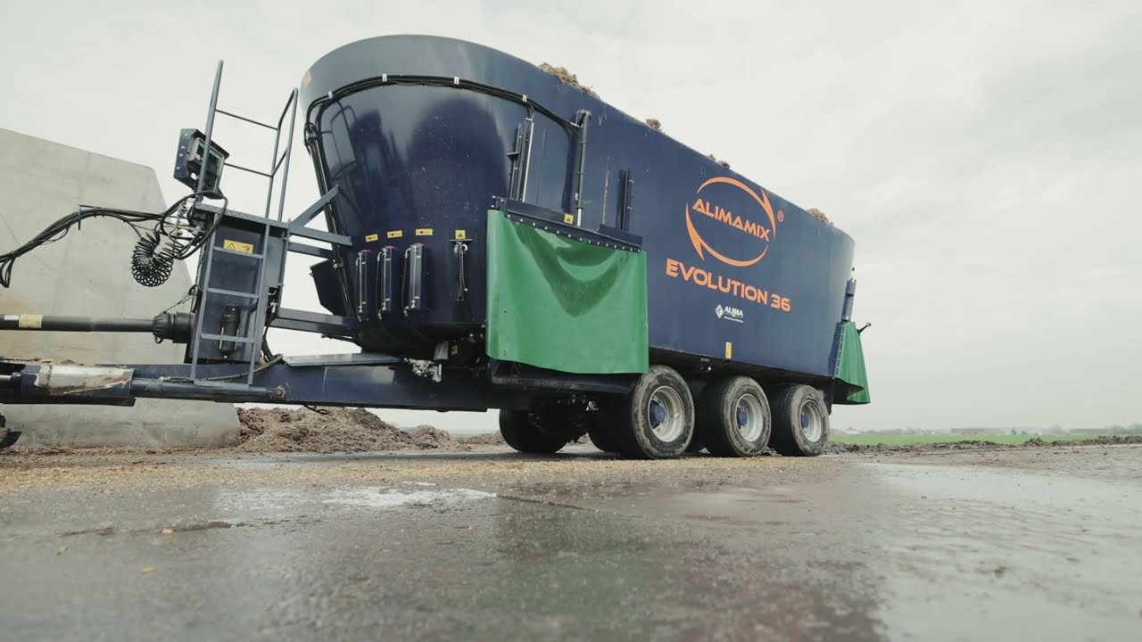 Triple-Auger Vertical Diet Feeder | ALIMA-BIS Solutions for Large Livestock Farms