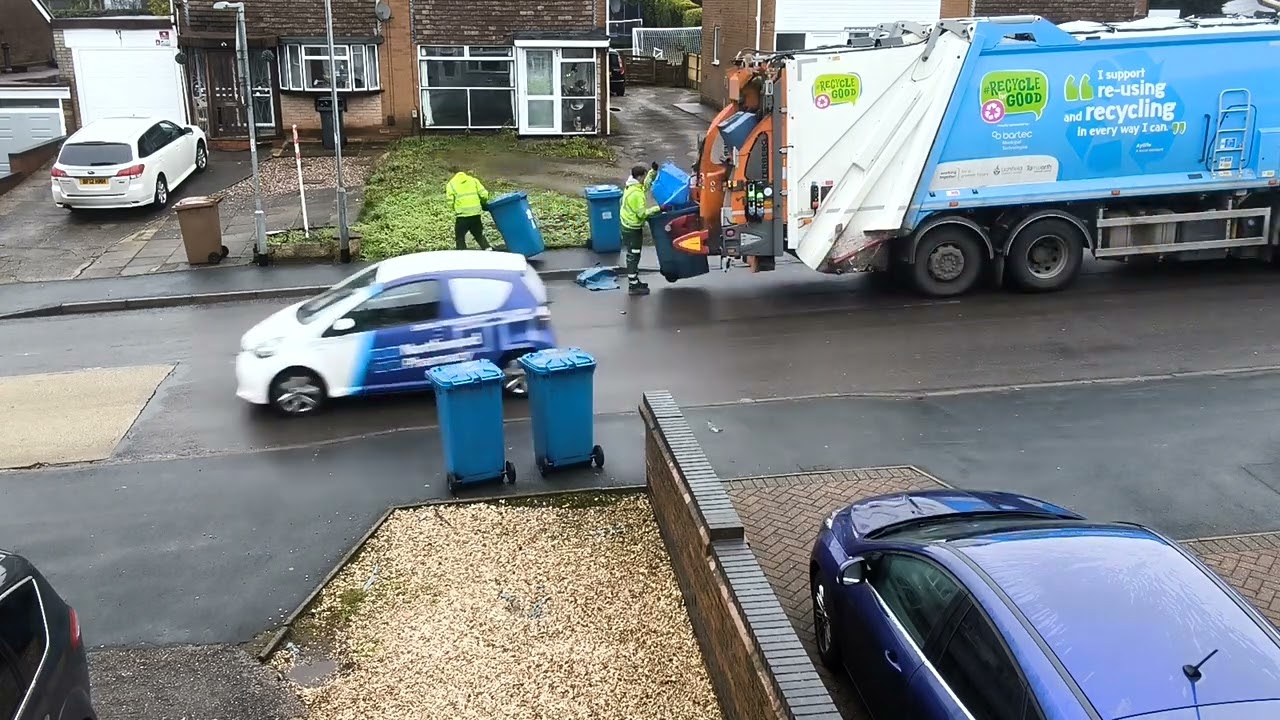 Dennis Bin lorry On Split Recycling WDZ