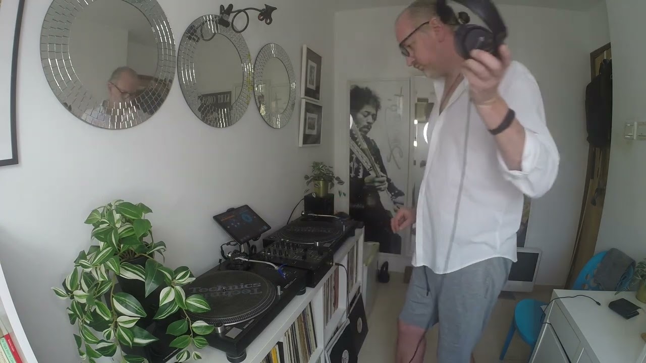 Some Melodic Stuff - Matt the Hatt @ Mui Wo