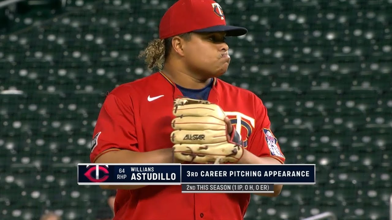 HE'S BACK! Willians Astudillo gets another pitching appearance! (The Return of La Tortuga!)