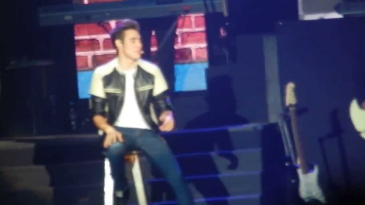 Violetta  Voy Por Ti  (Leon Lesionado) Luna Park 2014