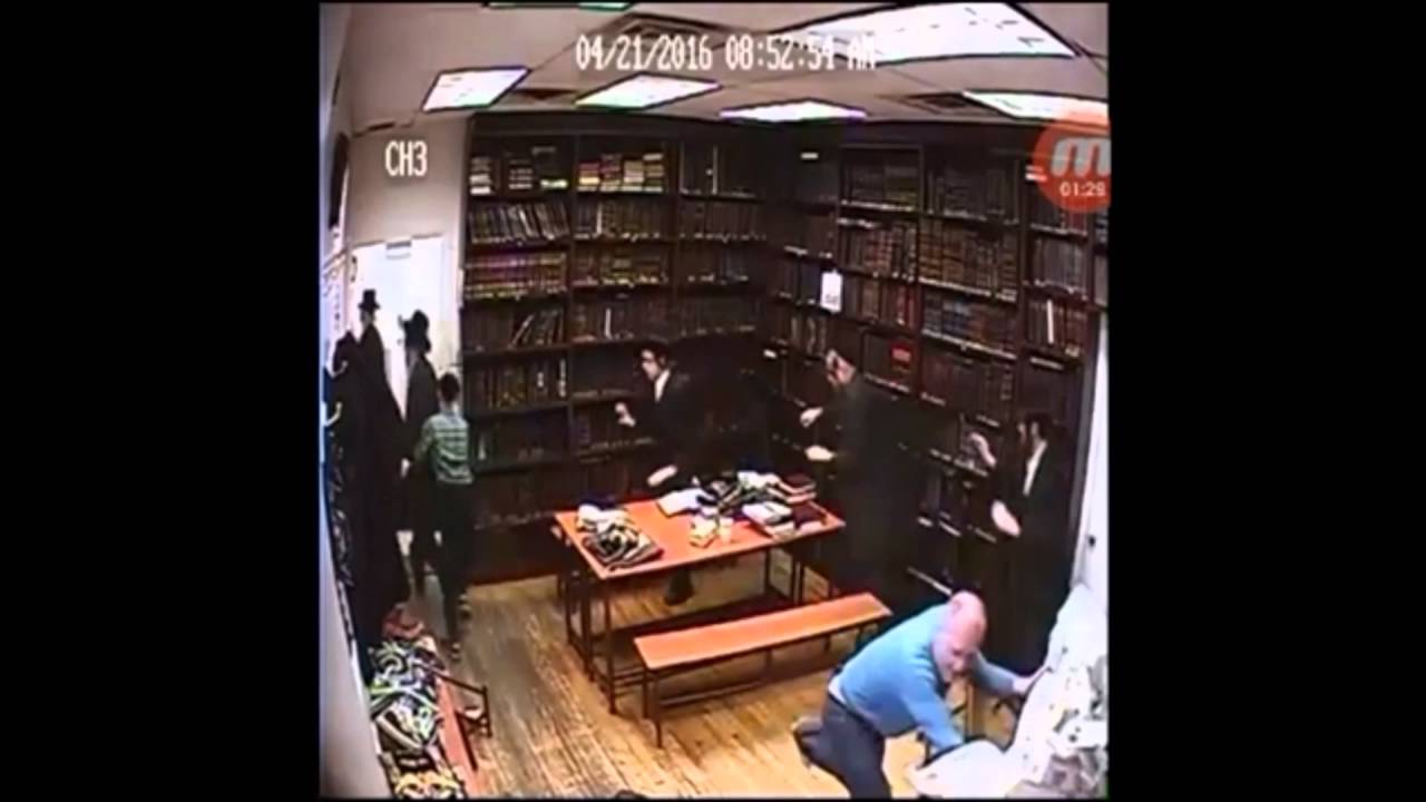 Madman Storms Apta Shul In Williamsburg; Police Arrest Him