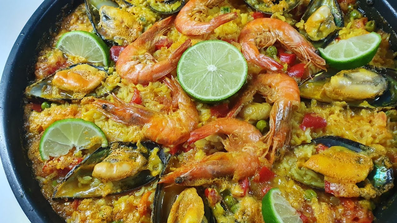 Paella 🥘 Cách làm Cơm Tây Ban Nha | Asian & European food