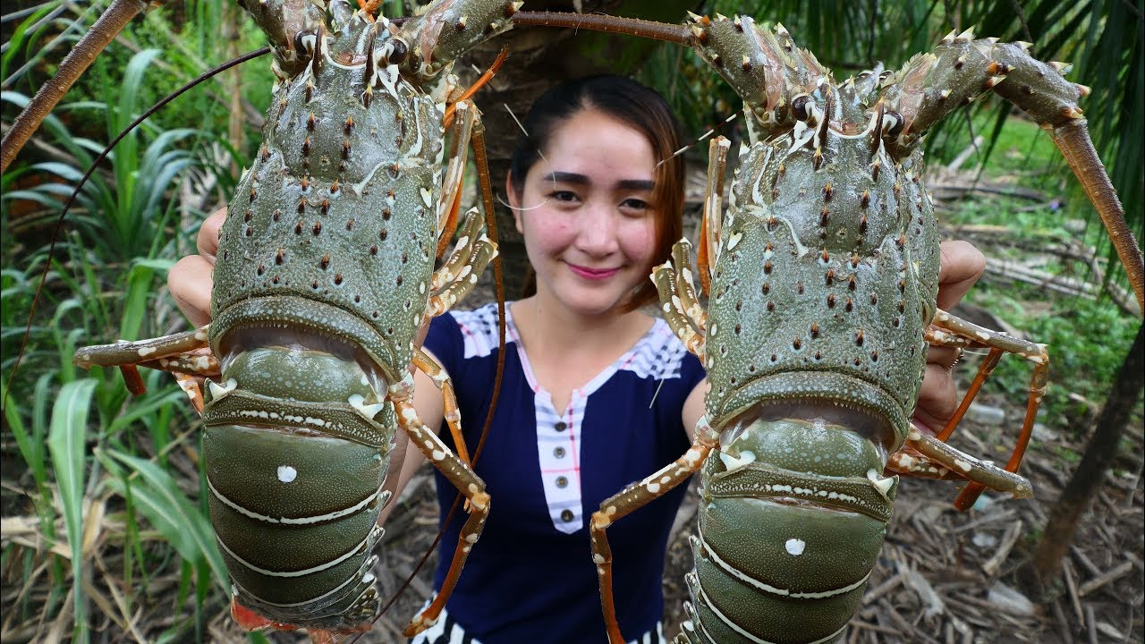 Yummy $15 Giant Rainbow Lobster Tom Yam Cooking - Giant Rainbow Lobster Cooking - Cooking With Sros