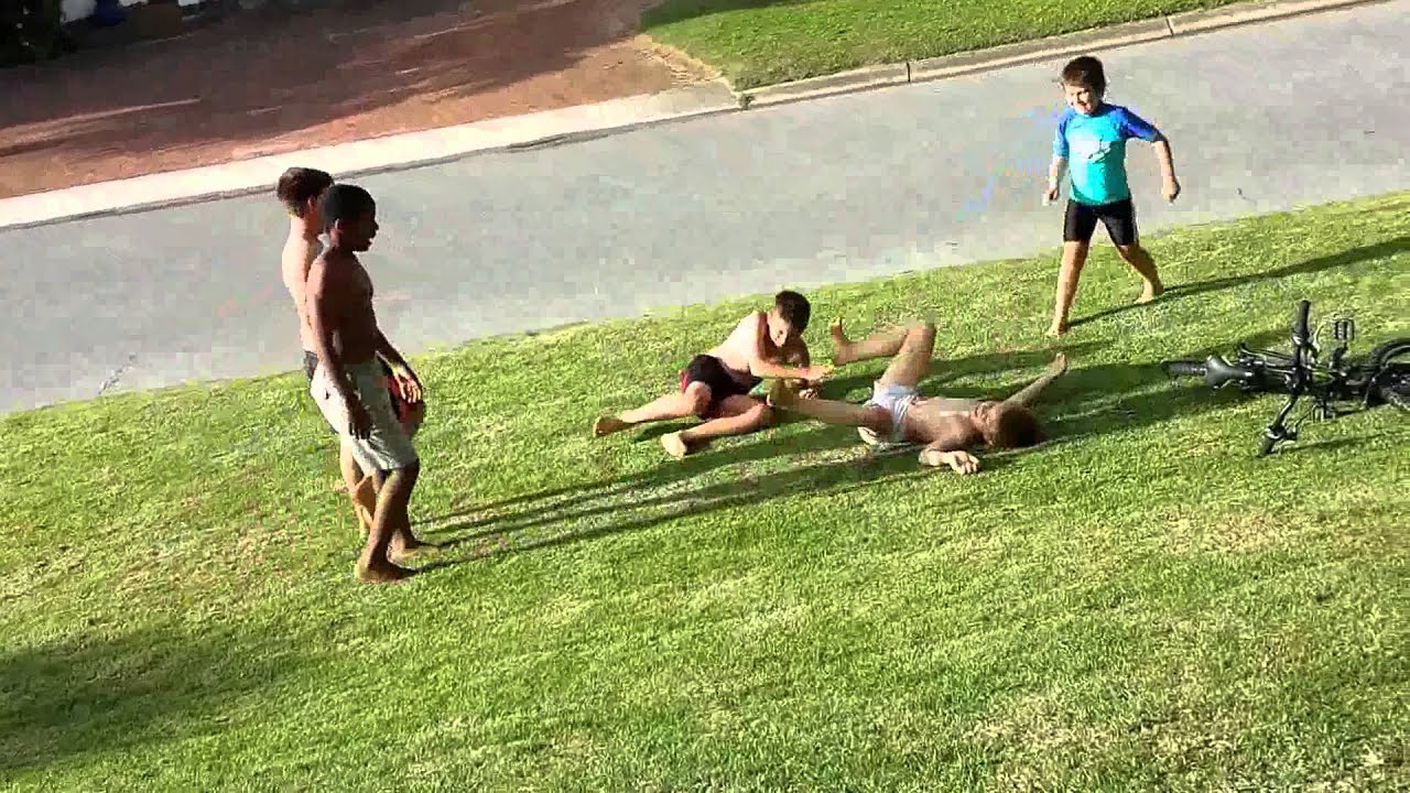 kids playing shoulder wars -1-2-3-4