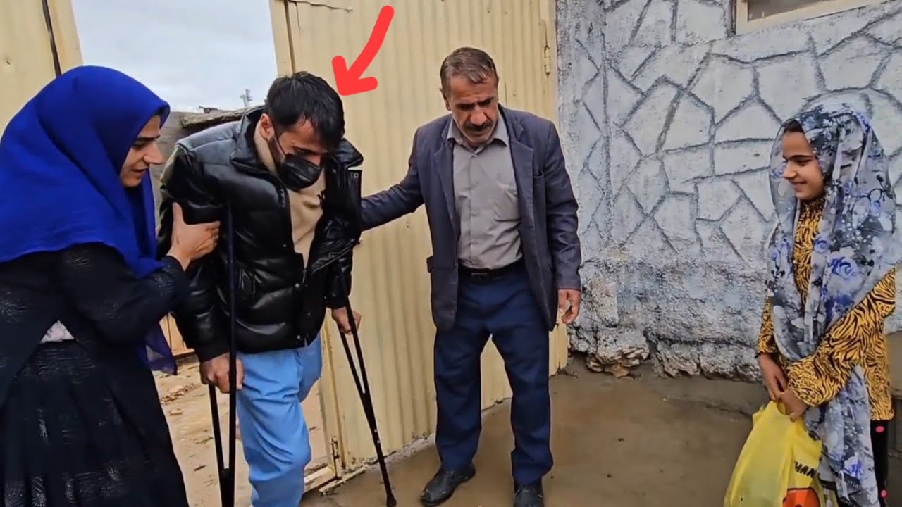 Majid returns with the help of his brother and Mahtab is happy.