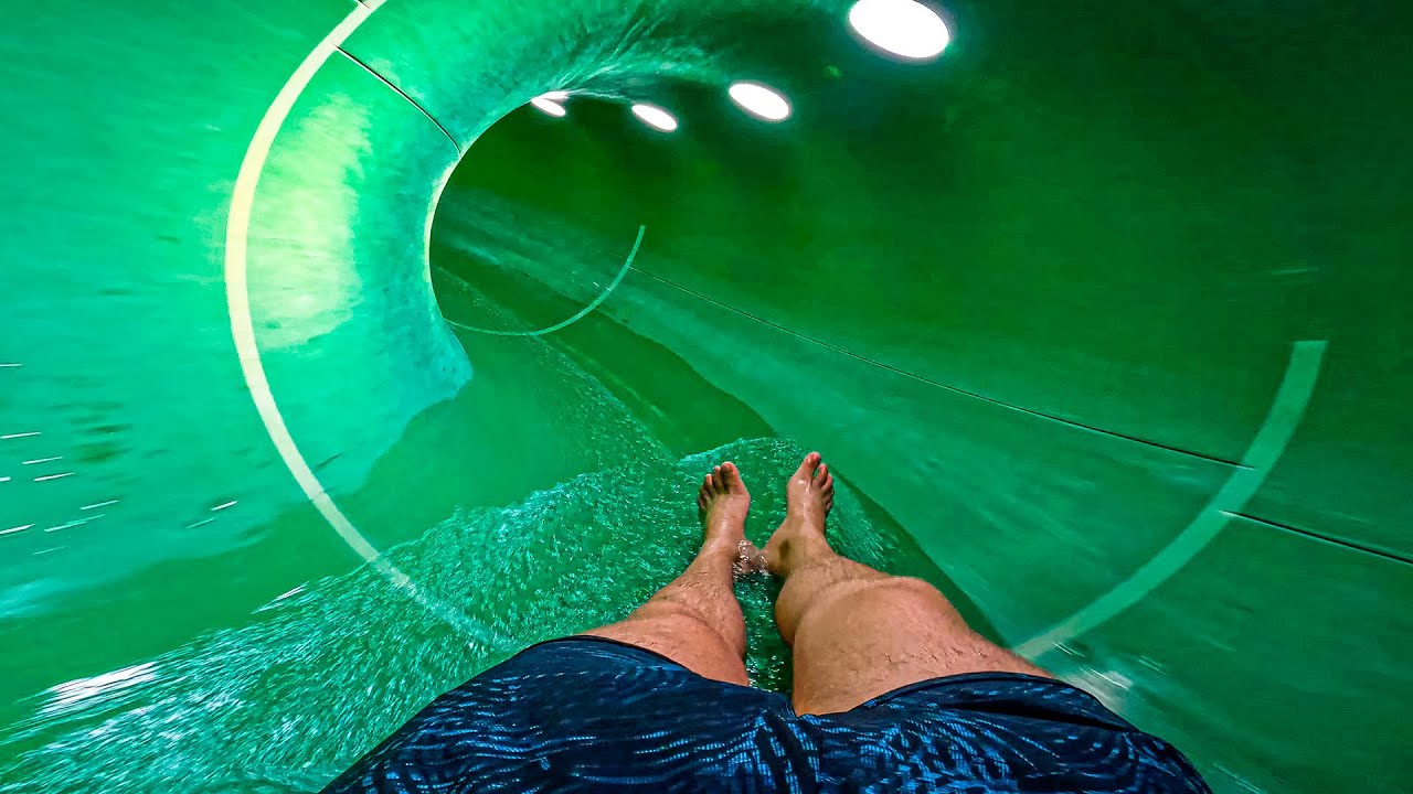 Green ALIGATOR Water Slide at Aquapark Cegl&eacute;d
