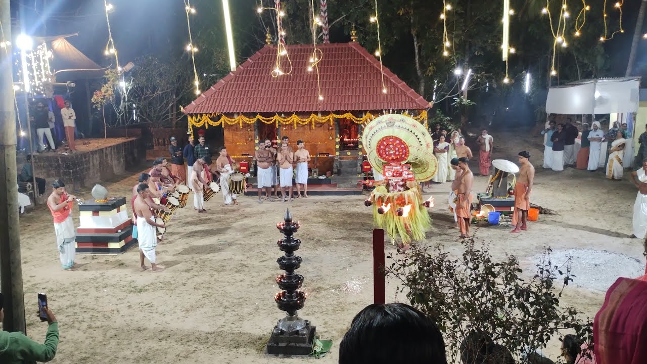 UKS VLOGS KAYARALAM is live തെയ്യം#newvideo #uthsavam #bagavathitheyyam