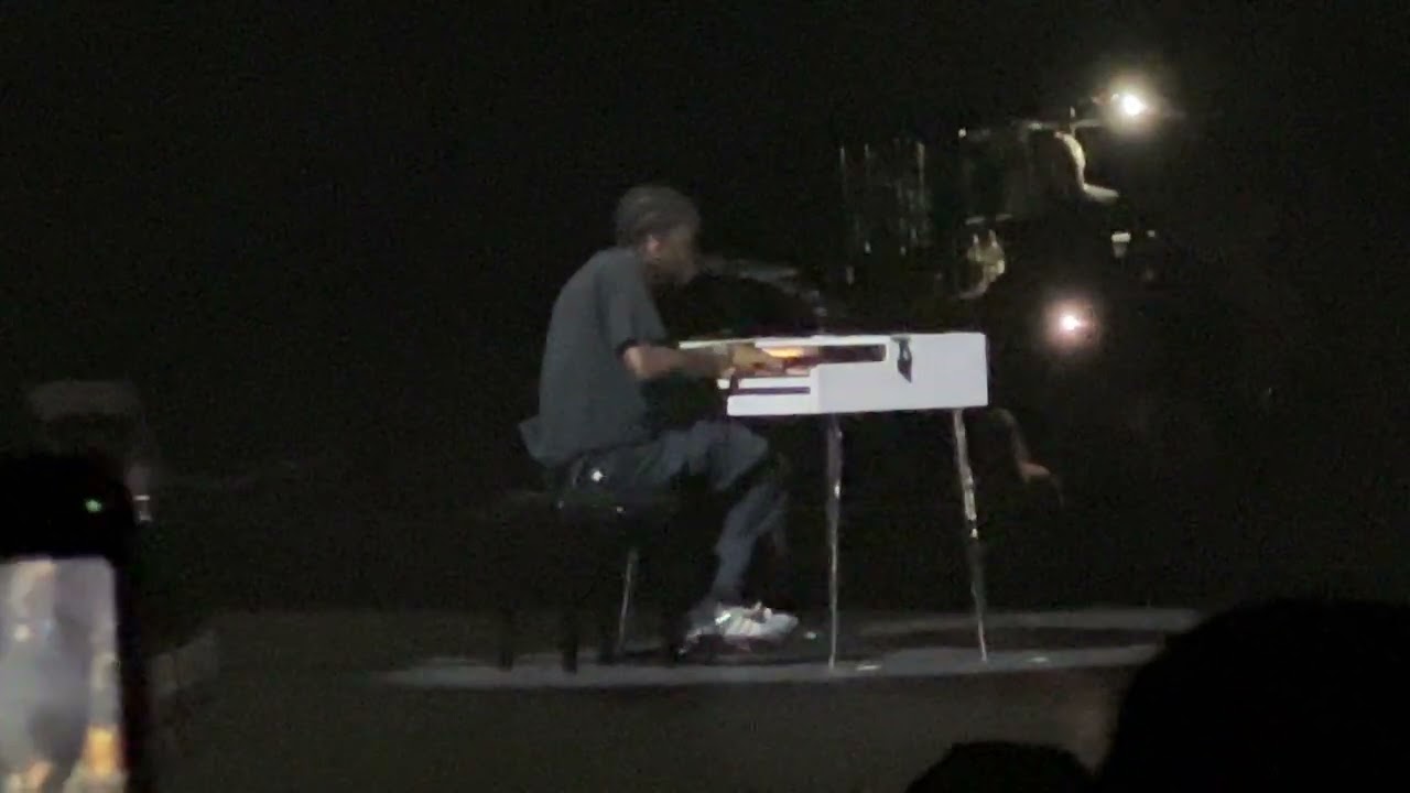 Daniel Caesar - Loose (Live at the FPL Solar Amphitheater at Bayfront Park in Miami on 9/9/2023)