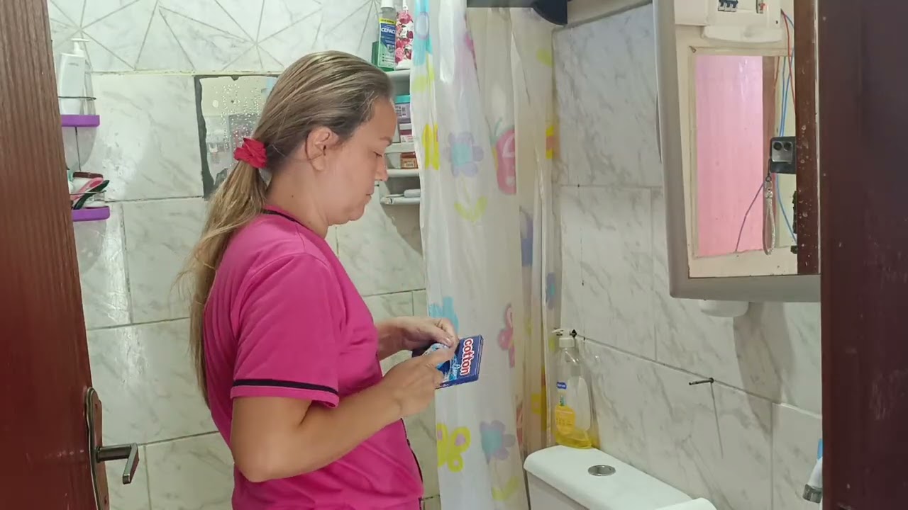 Acordei animada/lavei tapetes, banheiro e varanda 