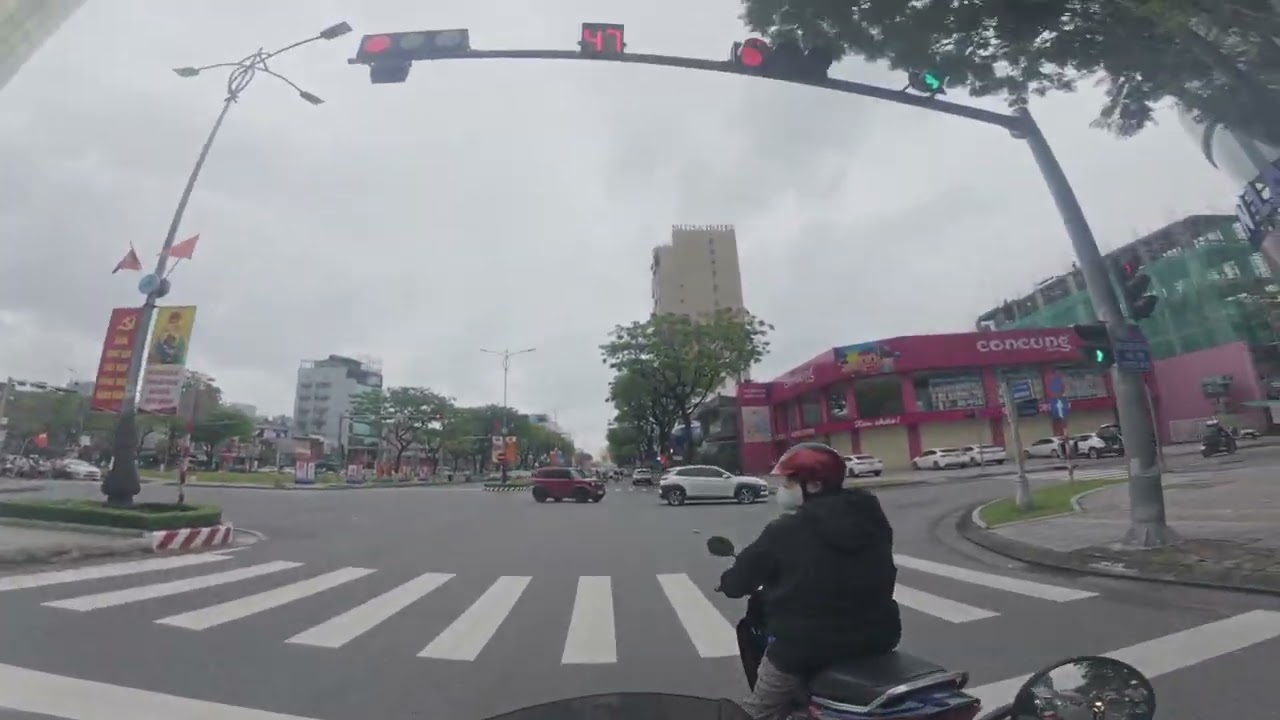 trải nghiệm chạy moto trên cầu rồng đà nẵng