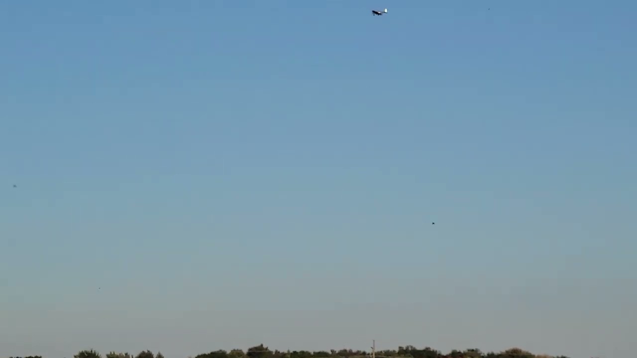 Ultracruiser V-Twin Takeoff and Landing