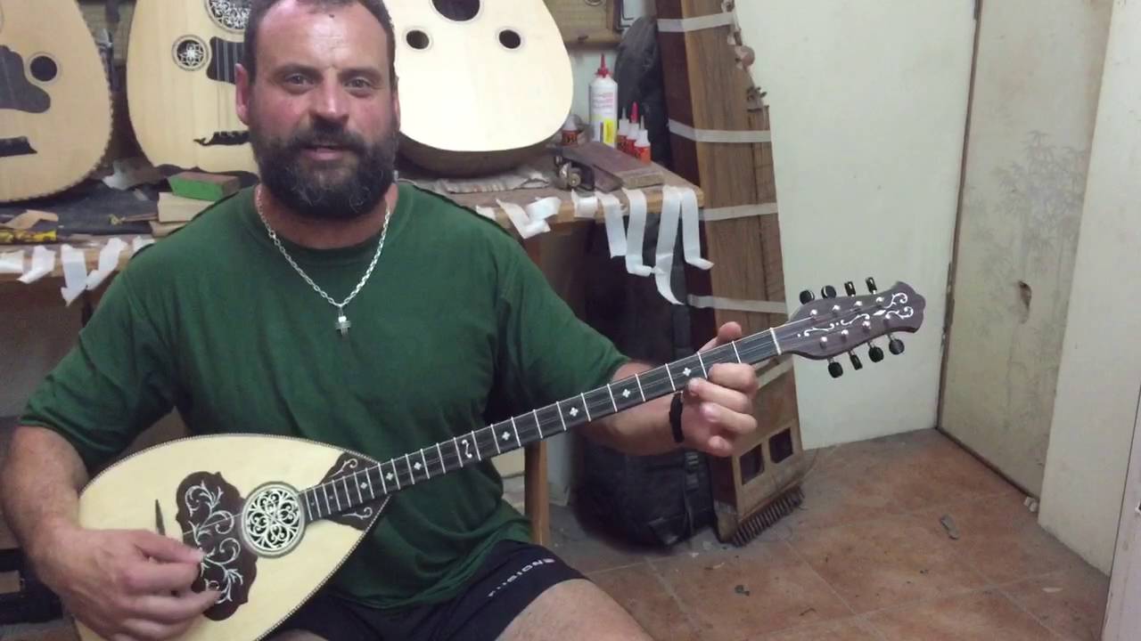 To χαρέμι στο Χαμάμ Μητσάρας με μπουζούκι Δ.Ραπακούσιου