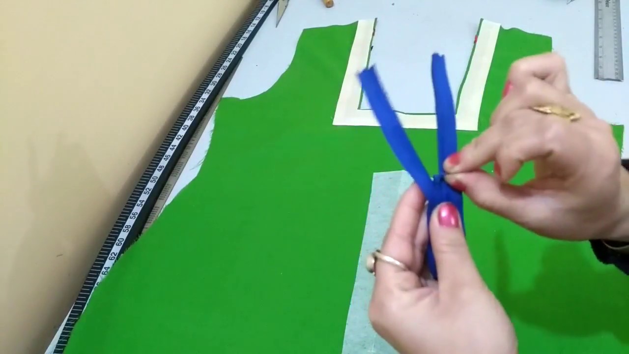 How to attach an invisible Zip on kurti/kameez - बने हुए गले में ज़िप लगाने का आसान तरीका