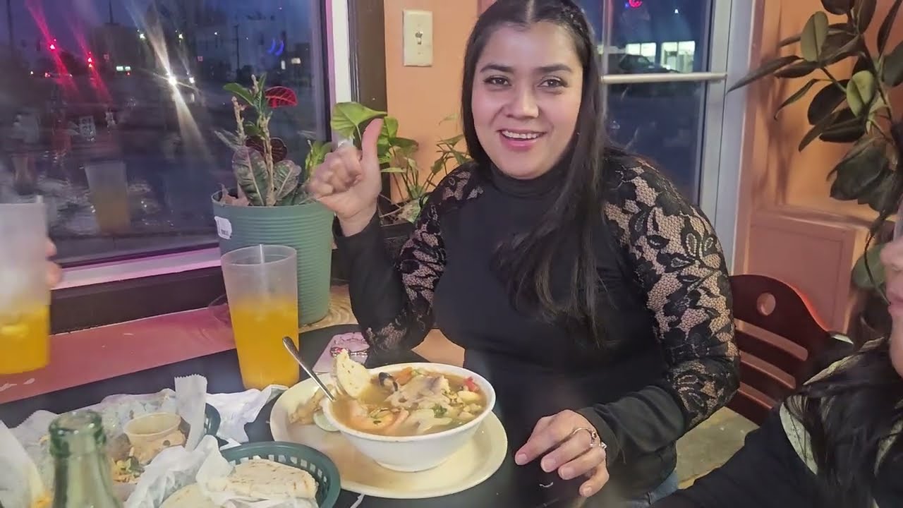 Sopa de mairiscos para la doña lupita