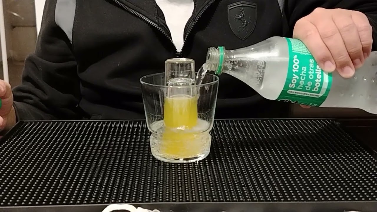 Como preparar Cóctel Submarino Amarillo 