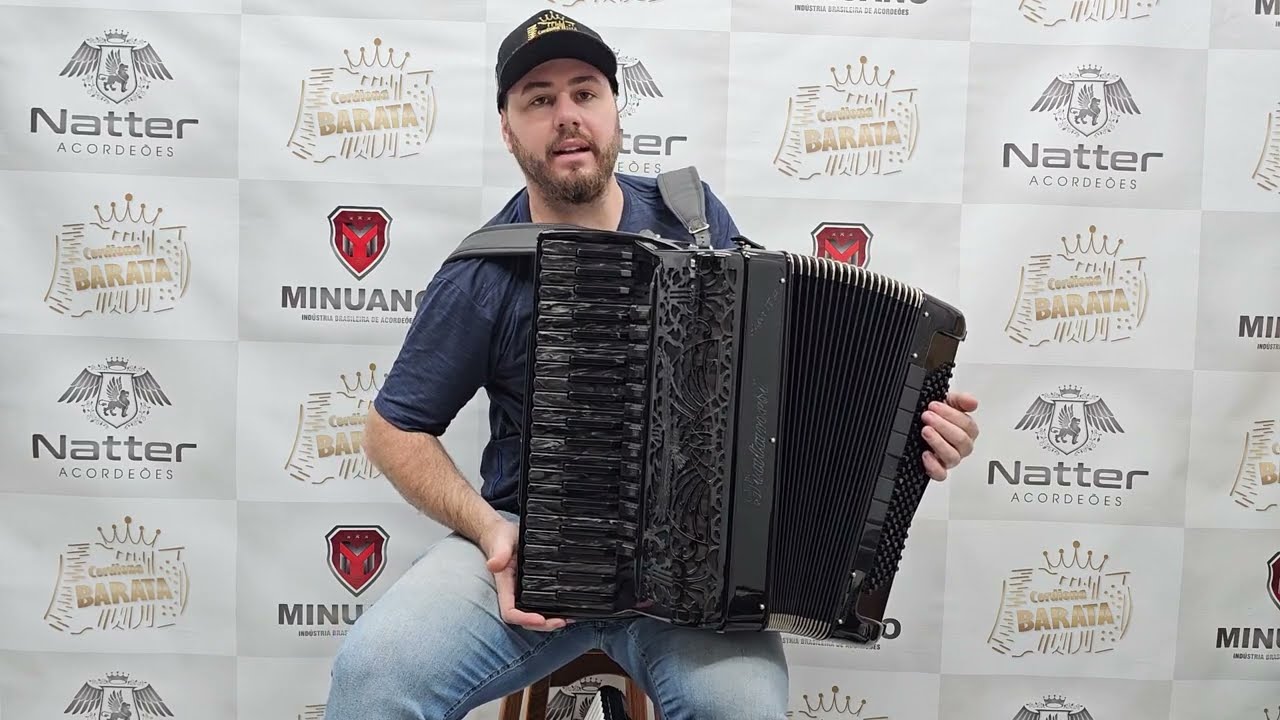 Piatanesi All Black 4/5 de voz com duplo cassoto. Acordeons Natter