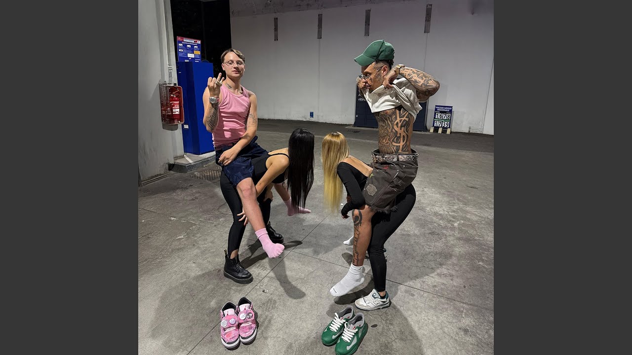 OUTFIT CHECK (feat. Diss Gacha)